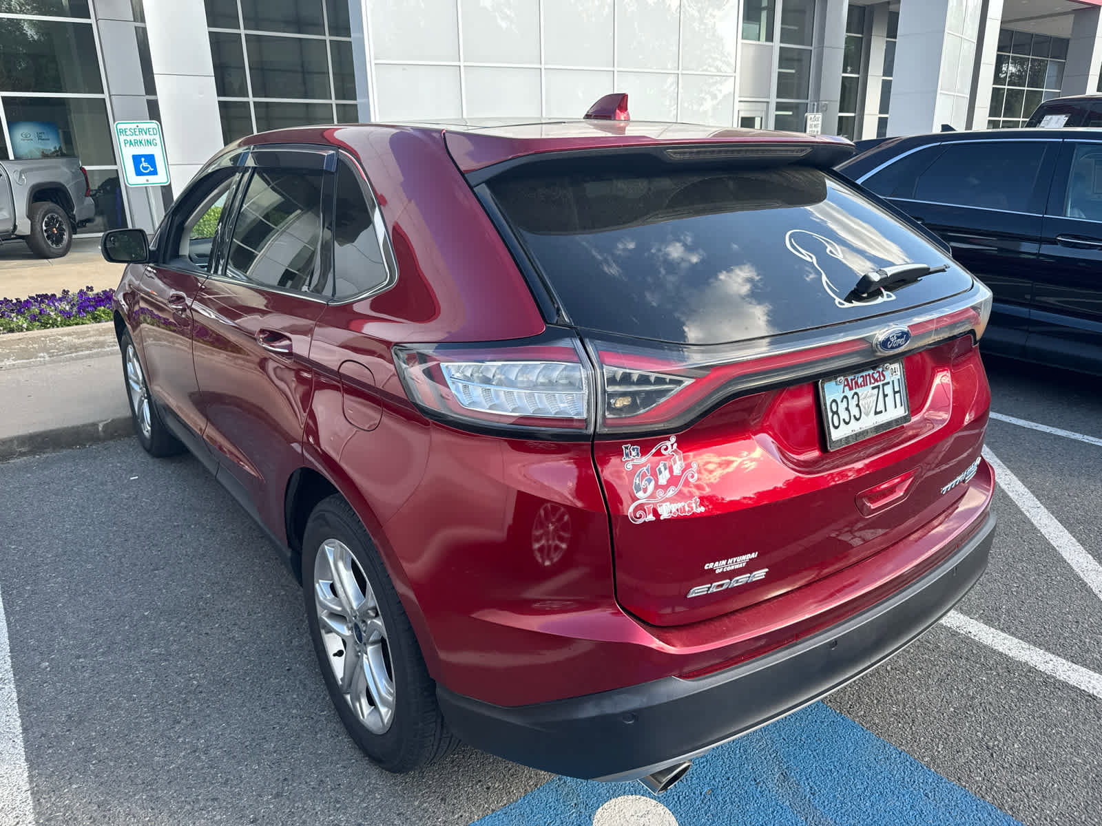 Used 2018 Ford Edge Titanium w/ Equipment Group 301A FWD image 3
