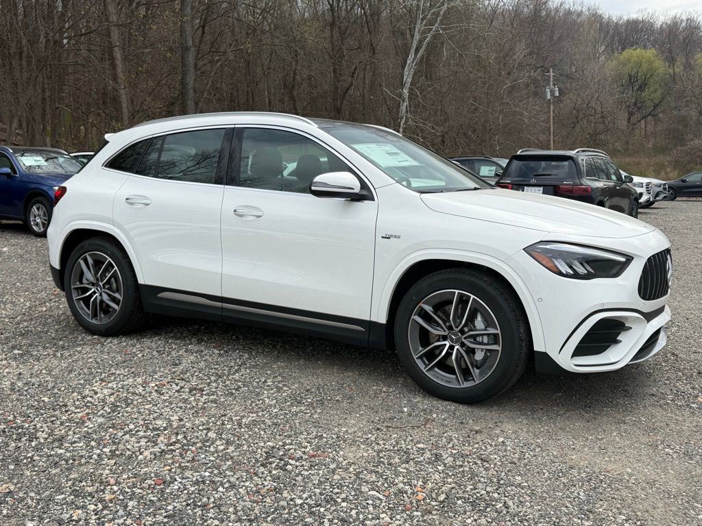 New 2026 Mercedes-Benz GLA 35 AMG 4MATIC image 9