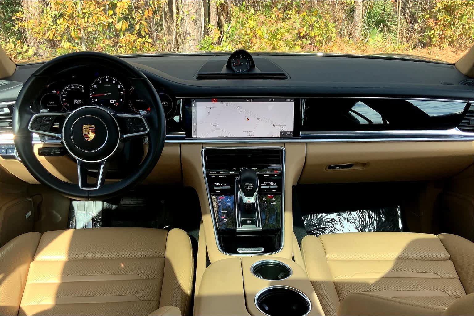 Used 2018 Porsche Panamera RWD image 16