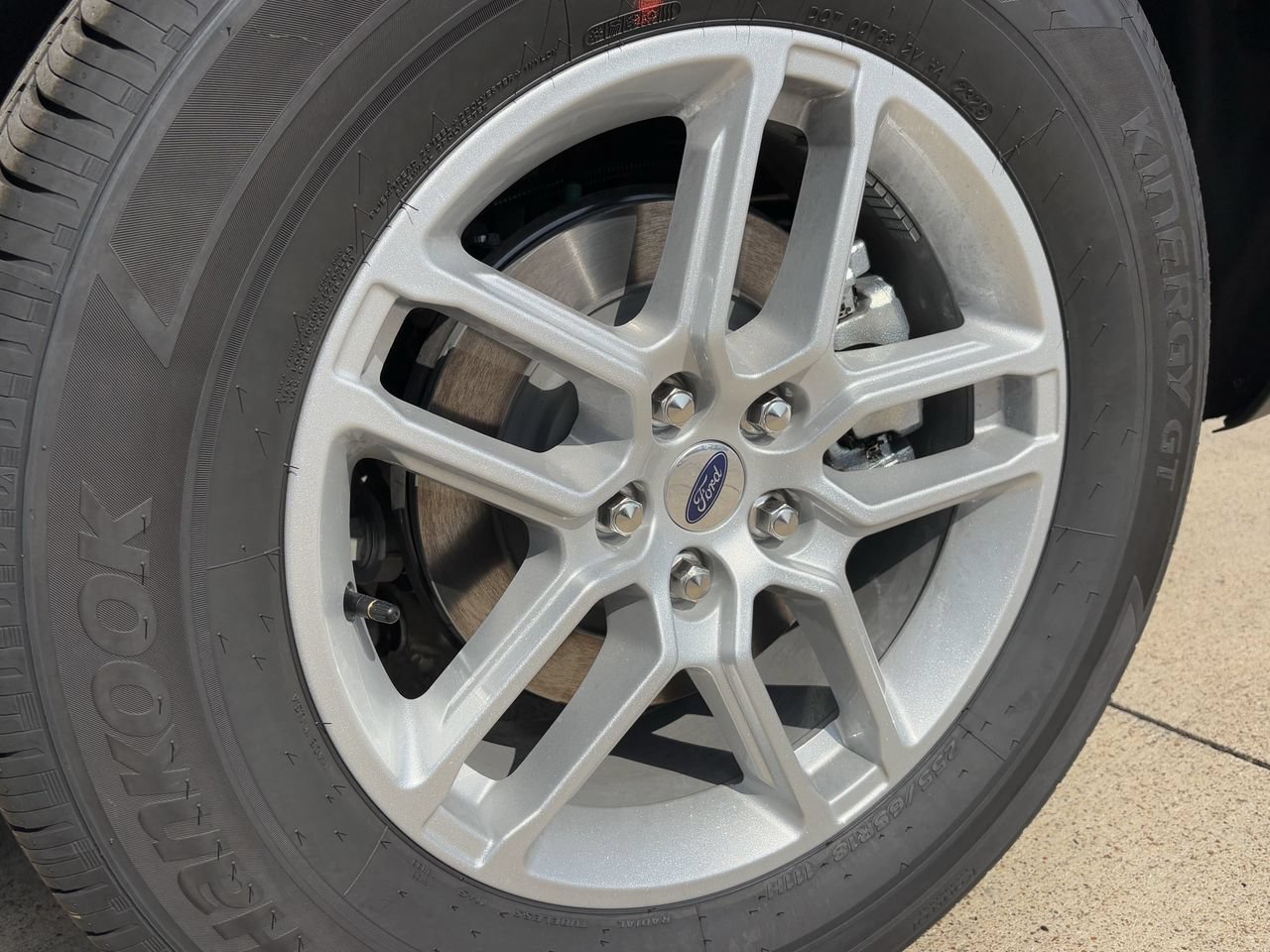 New 2026 Ford Explorer Active RWD image 10