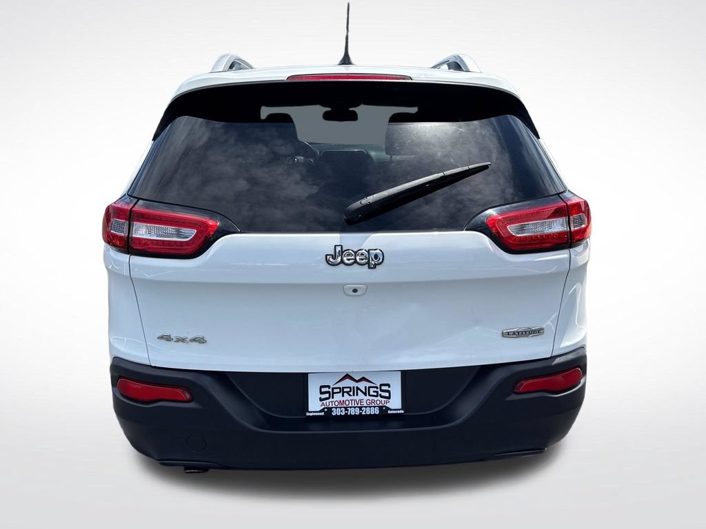 Used 2015 Jeep Cherokee Latitude AWD/4WD image 4