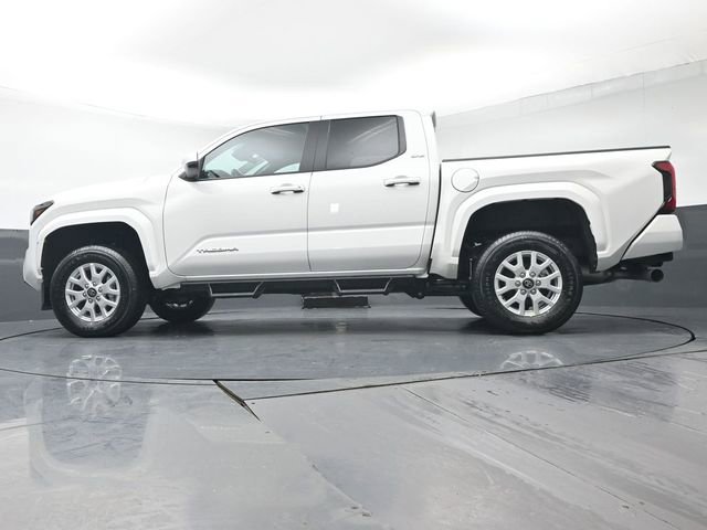 Certified 2025 Toyota Tacoma SR5 image 33