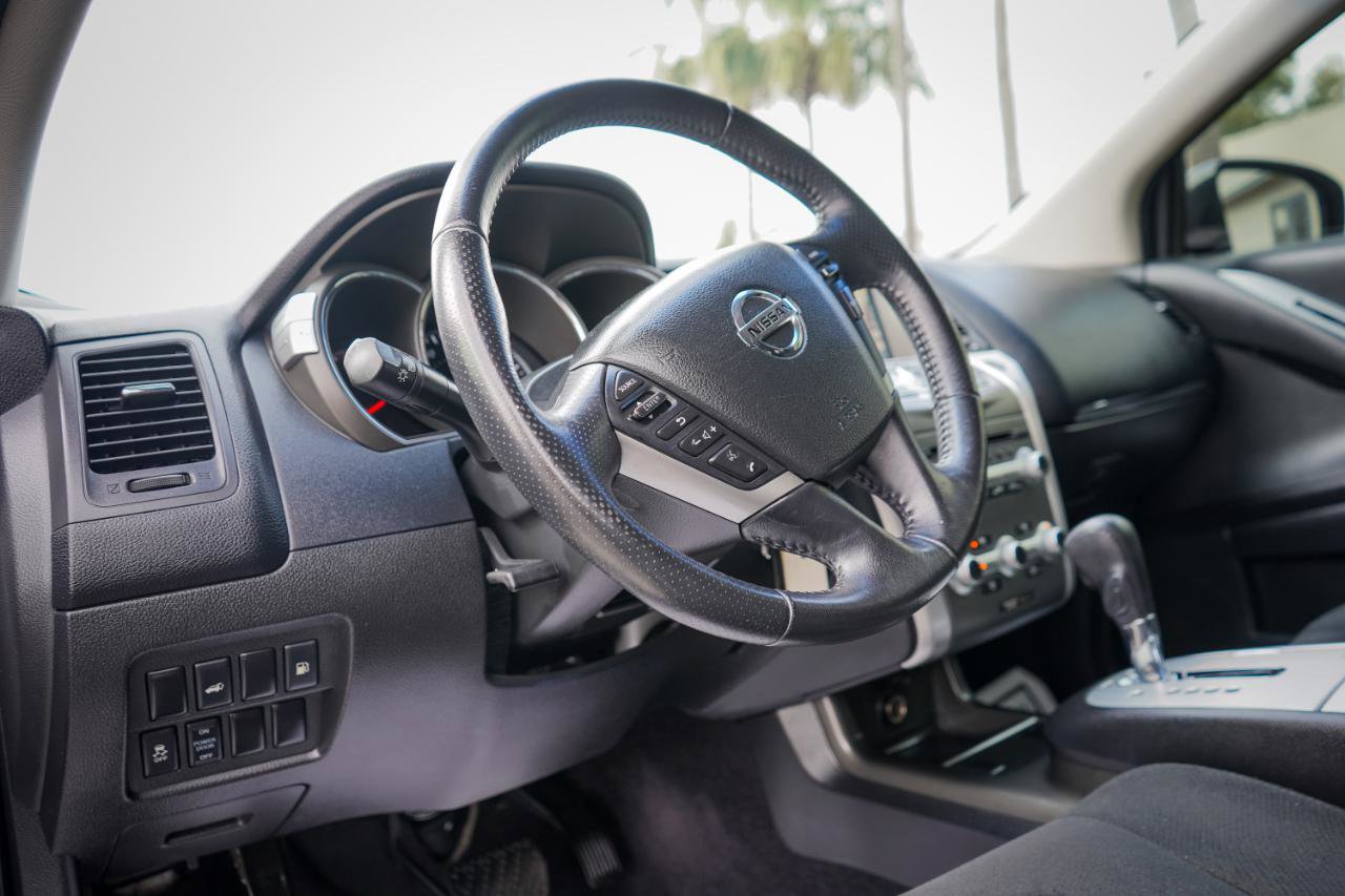 Used 2014 Nissan Murano SV w/ Value Package image 9