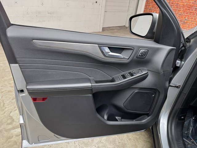 Certified 2022 Ford Escape Titanium w/ Class II Trailer Tow Package image 10