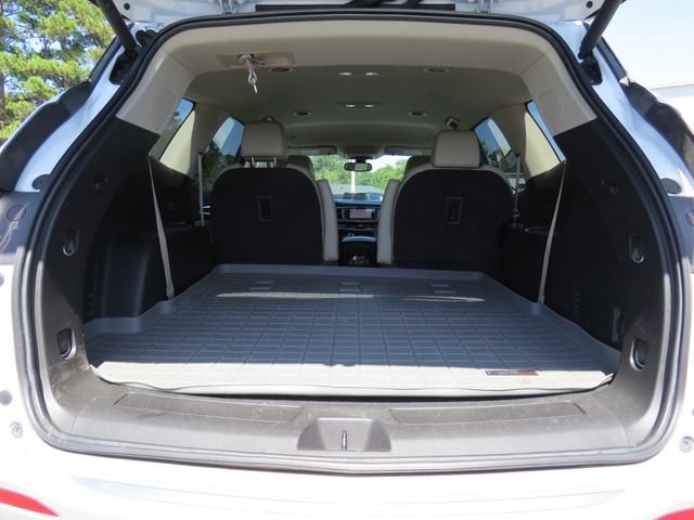 Used 2020 Buick Enclave Essence w/ Sound and Sites Package FWD image 11