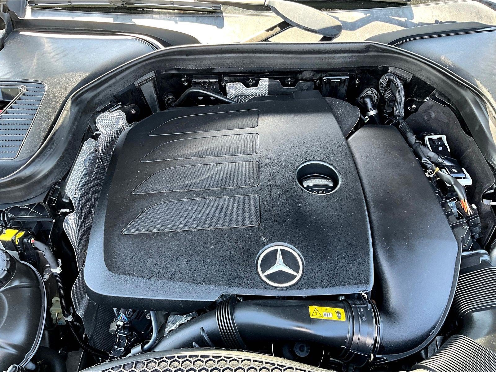 Used 2021 Mercedes-Benz GLC 300 4MATIC w/ Premium Package image 29
