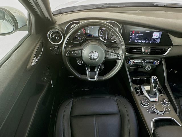 Used 2023 Alfa Romeo Giulia Ti image 22