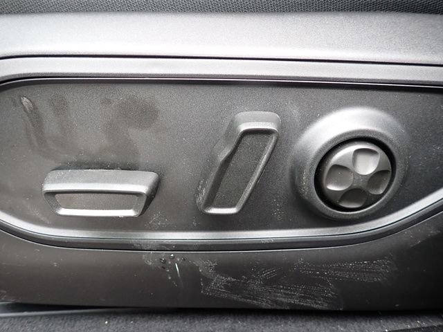 New 2025 Jeep Grand Cherokee Limited w/ Black Appearance Package image 17