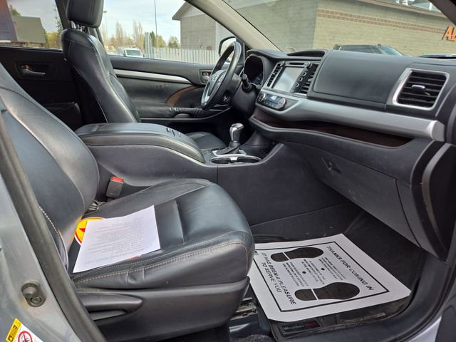 Used 2015 Toyota Highlander XLE AWD/4WD image 38