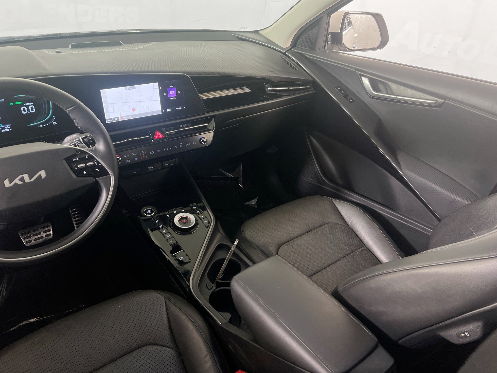 Used 2023 Kia Niro SX Touring FWD image 24
