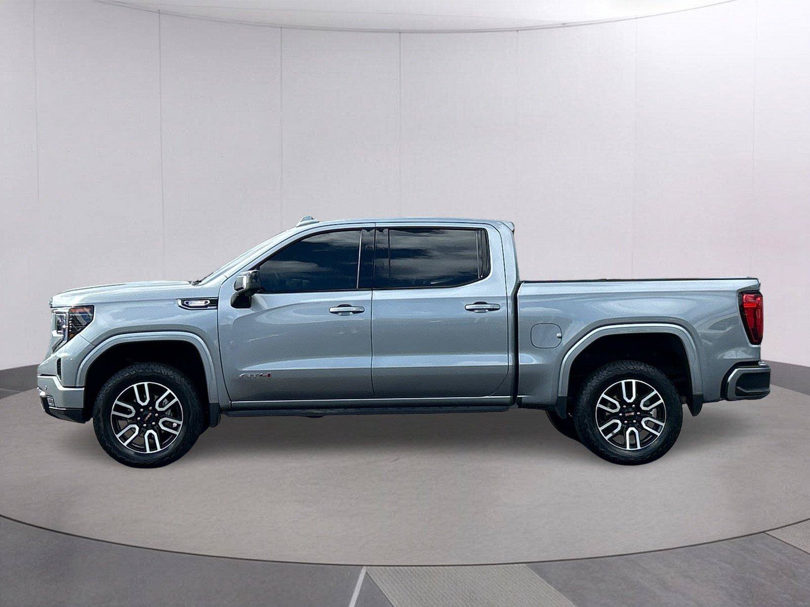 Certified 2025 GMC Sierra 1500 AT4 w/ AT4 Premium Package AWD/4WD image 2