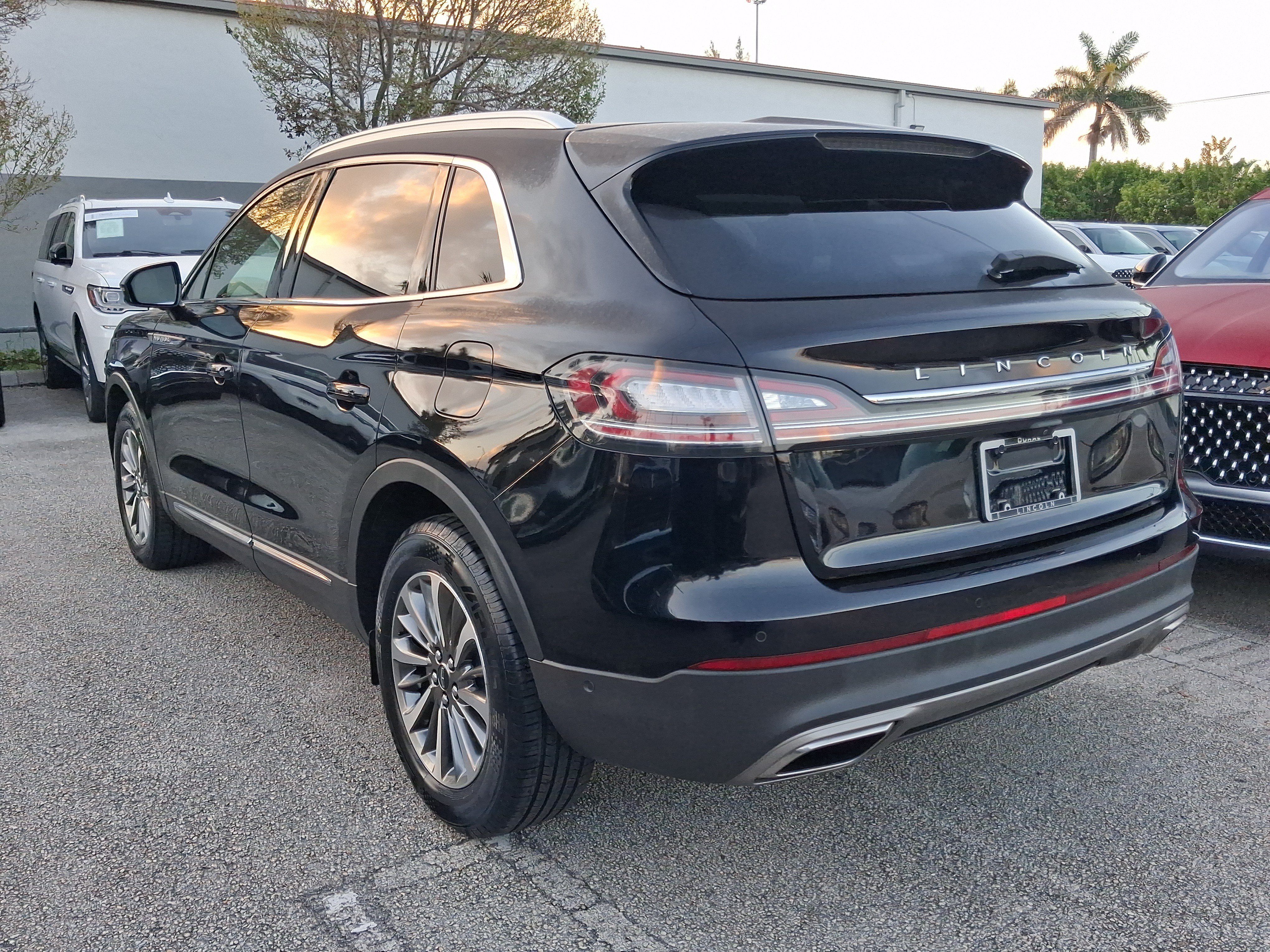Certified 2022 Lincoln Nautilus Reserve FWD image 3