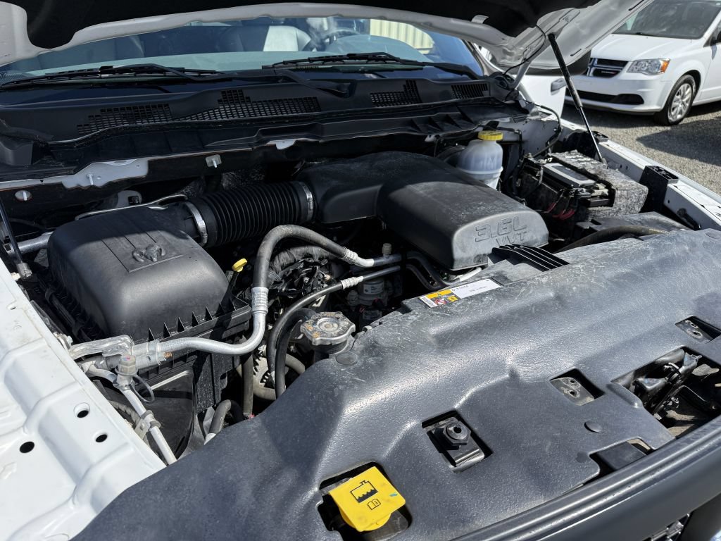 Used 2018 RAM 1500 Express RWD image 18