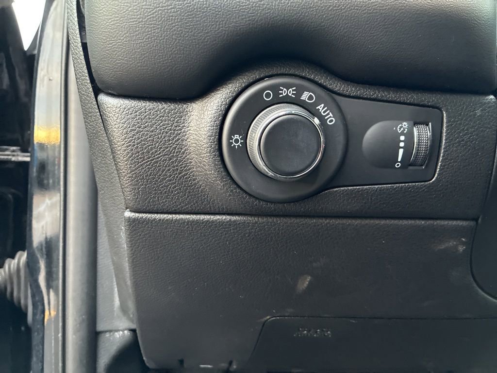 Used 2024 Dodge Durango GT image 14