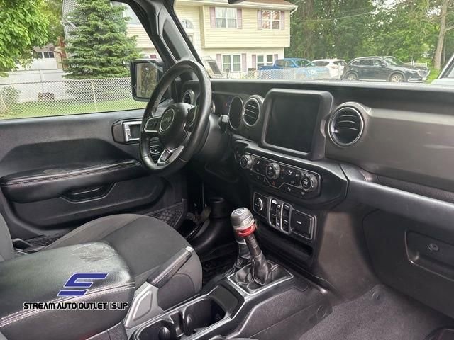 Used 2018 Jeep Wrangler Unlimited Sahara image 9