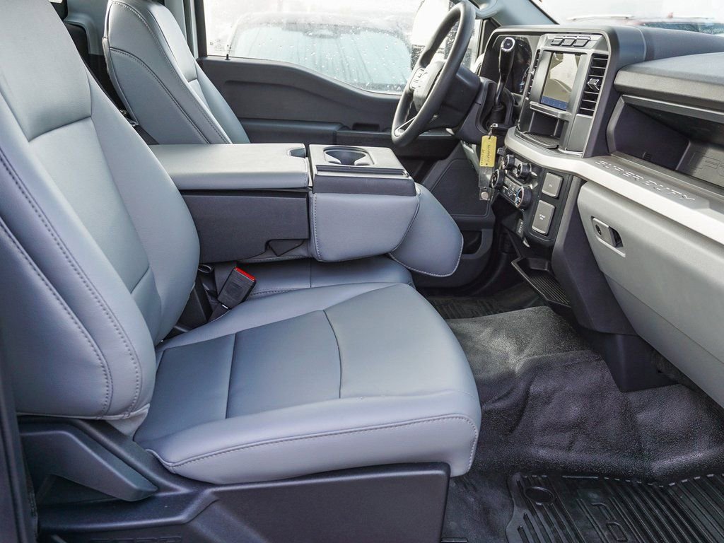 New 2024 Ford F250 XL w/ XL Chrome Package image 12