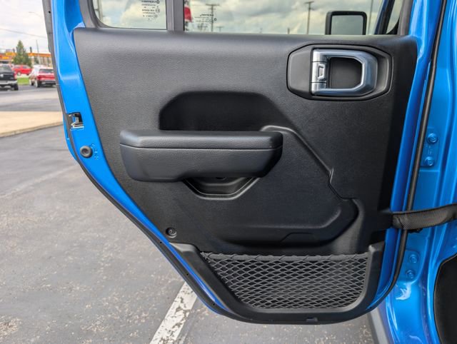 Used 2022 Jeep Gladiator Willys image 14