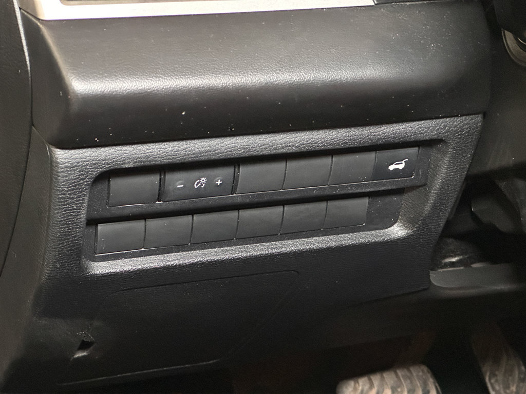 Used 2024 Mitsubishi Outlander AWD image 27