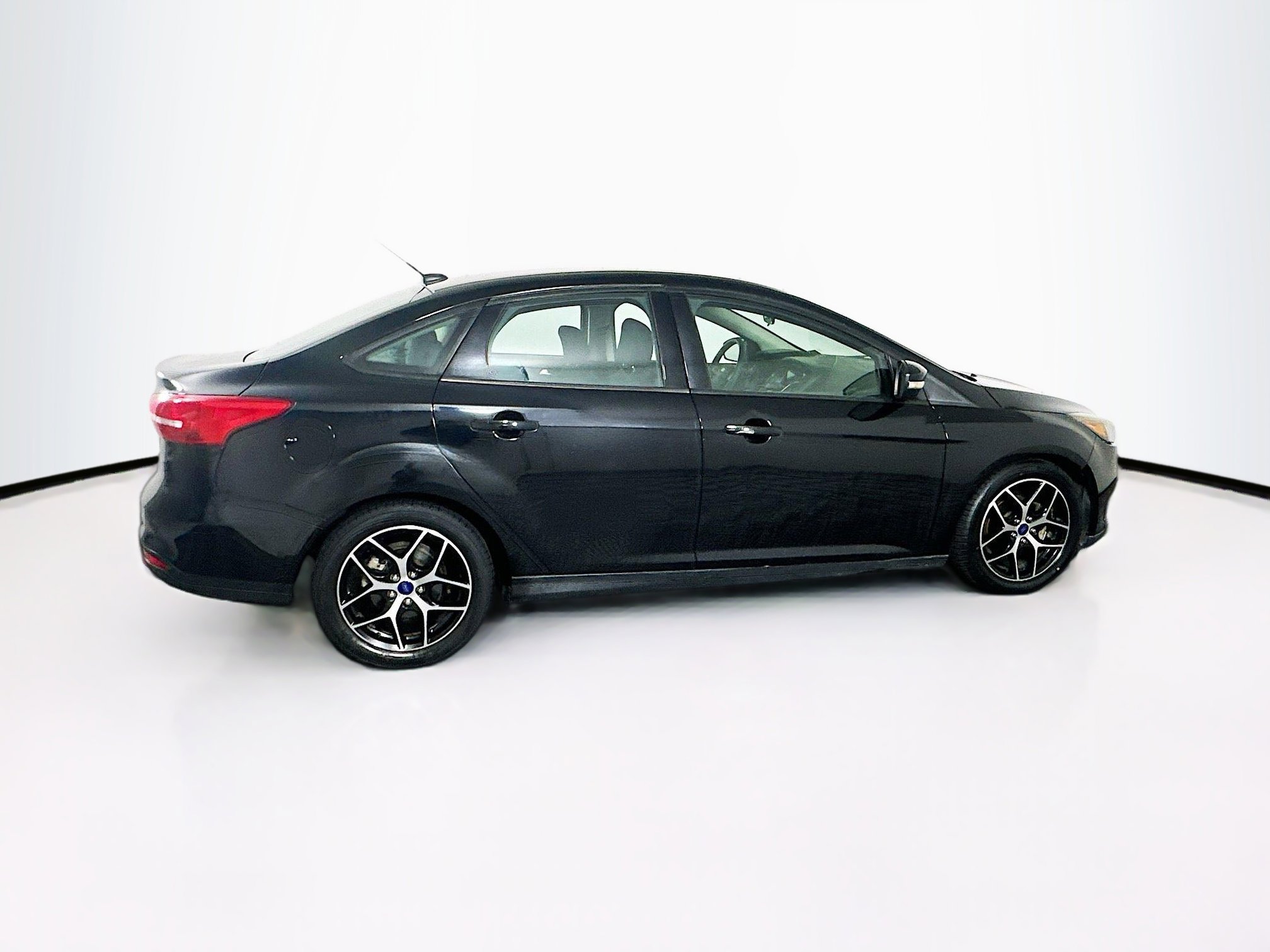 Used 2017 Ford Focus SEL image 10