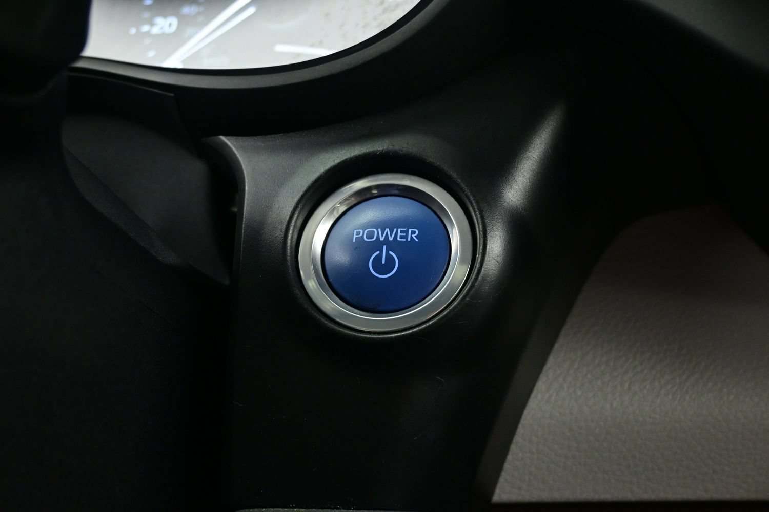 Used 2024 Toyota Sienna XLE FWD image 24