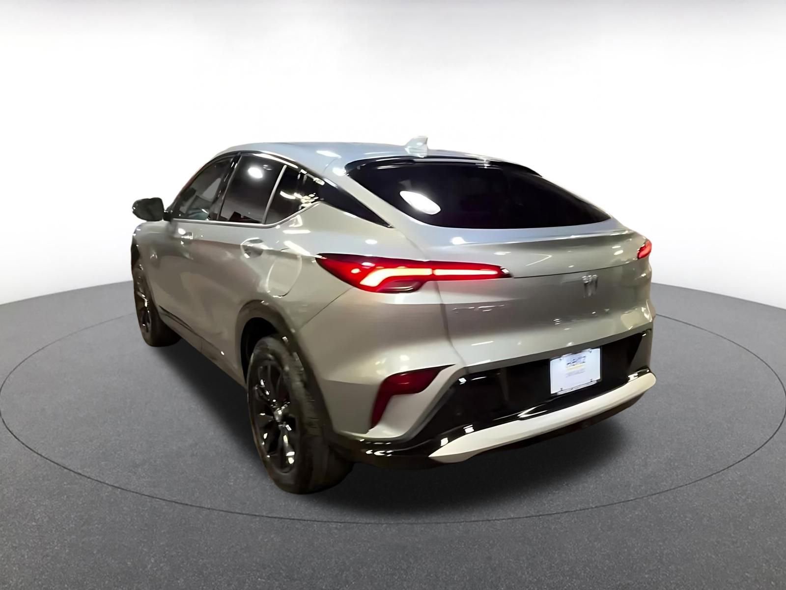 Used 2025 Buick Envista Sport Touring image 11