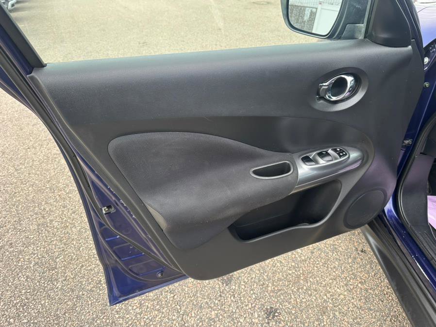 Used 2015 Nissan Juke S image 9