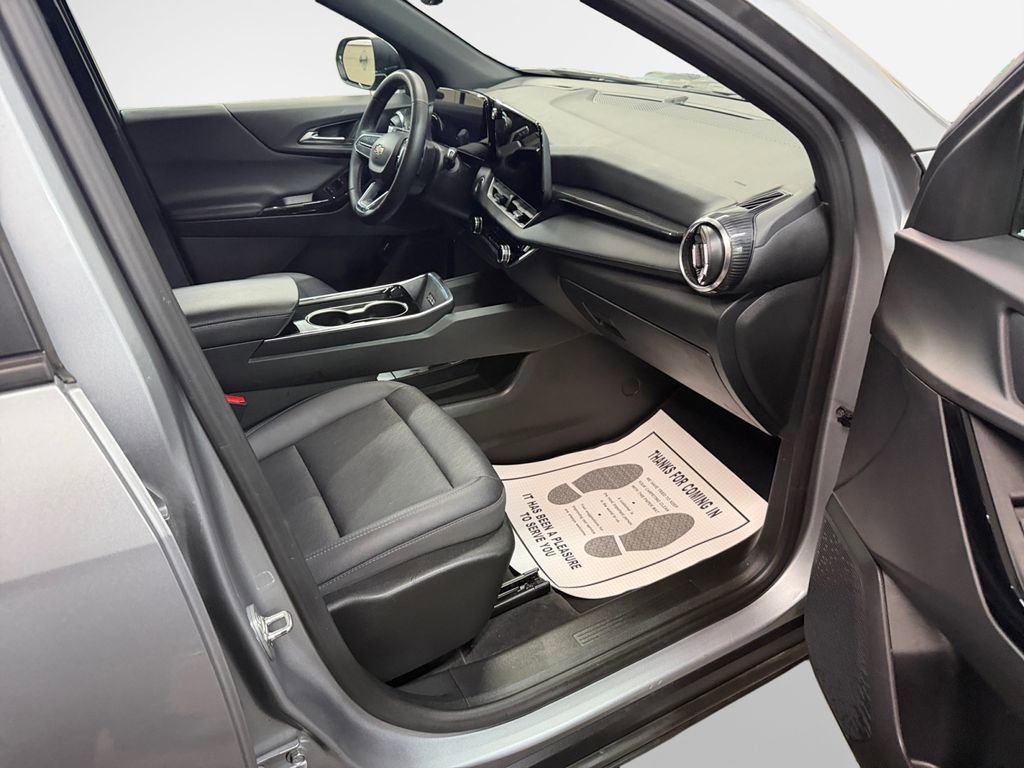 Certified 2025 Chevrolet Equinox LT w/ Convenience Package II image 26