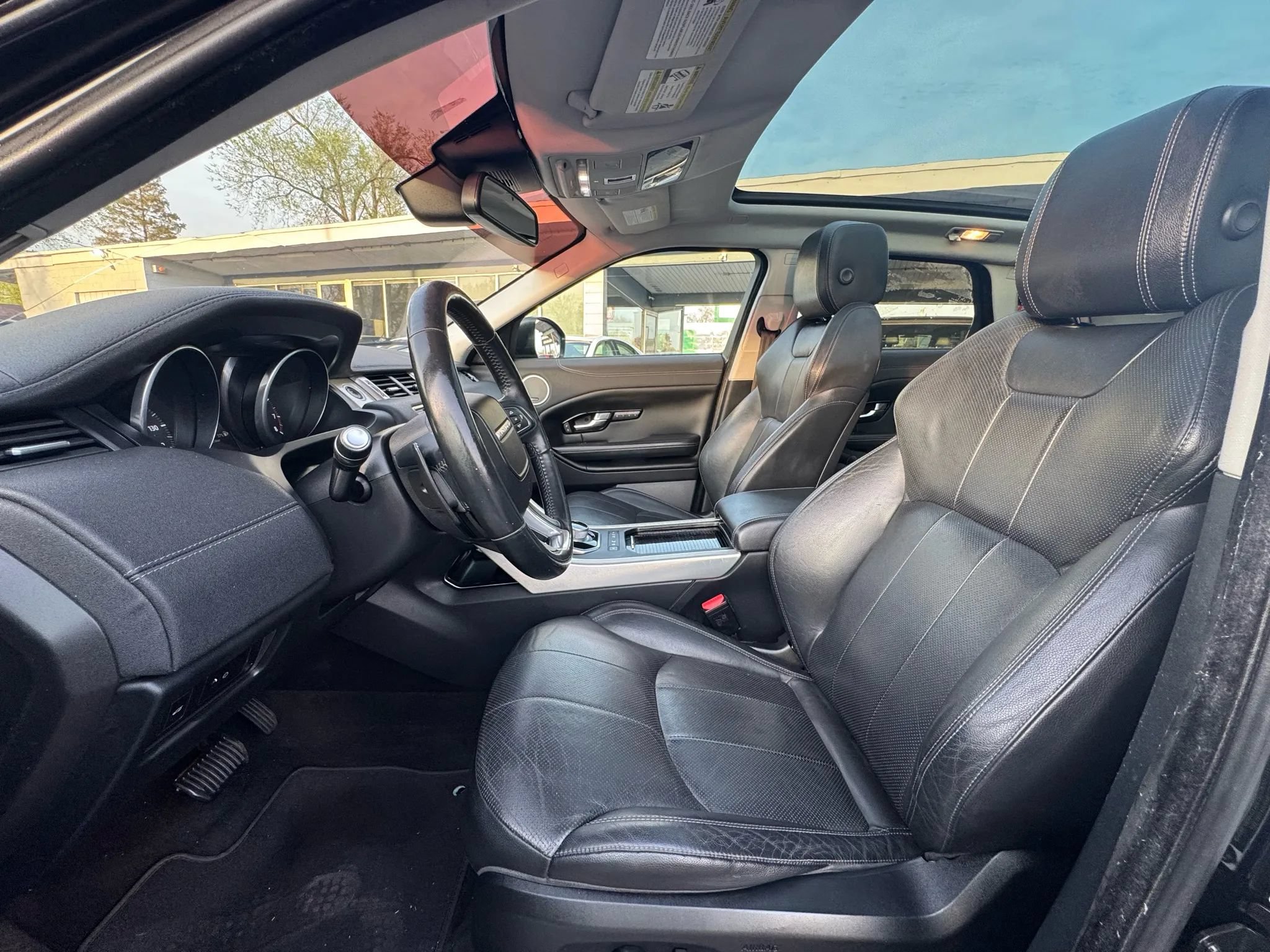 Used 2016 Land Rover Range Rover Evoque SE AWD/4WD image 8