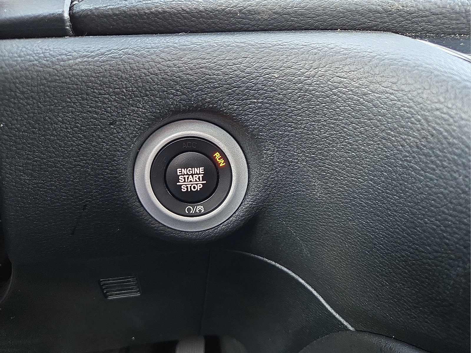 Used 2025 Chrysler Pacifica Limited FWD image 19