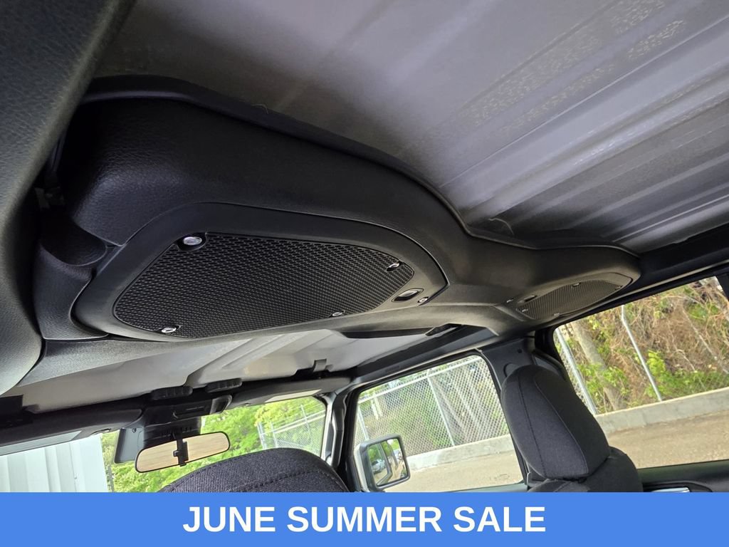 Used 2024 Jeep Gladiator Sport AWD/4WD image 11