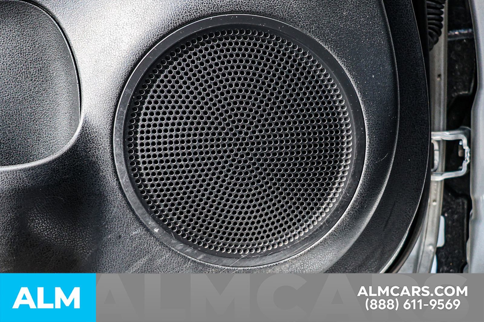 Used 2017 Nissan Versa S Plus image 41