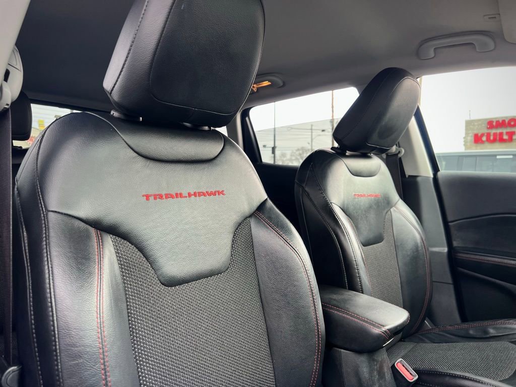Used 2018 Jeep Compass Trailhawk AWD/4WD image 32