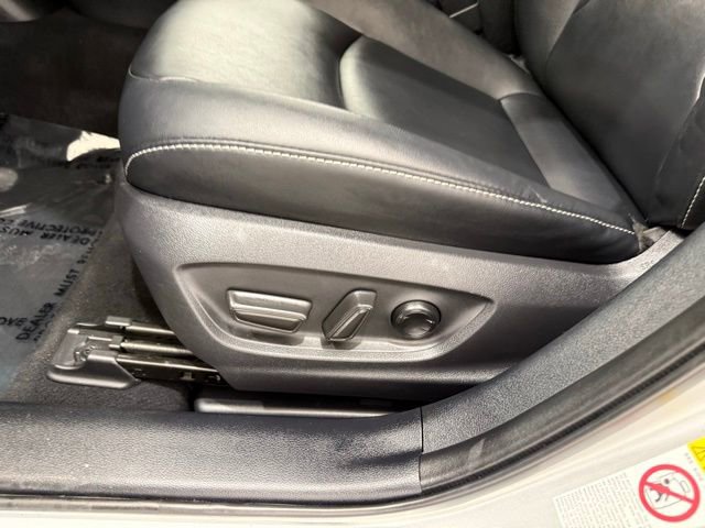 Used 2021 Toyota Prius Prime Limited w/ Carpet Mat Package (TMS) image 12