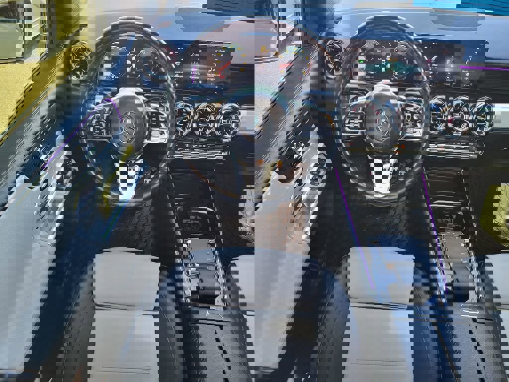 Used 2023 Mercedes-Benz GLB 250 4MATIC image 20