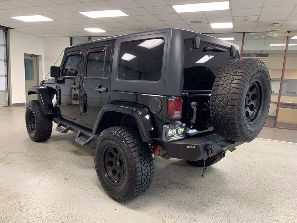 Used 2013 Jeep Wrangler Unlimited Sahara w/ Dual Top Group AWD/4WD image 4