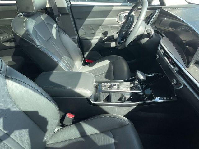 Used 2025 Kia Sorento SX image 12