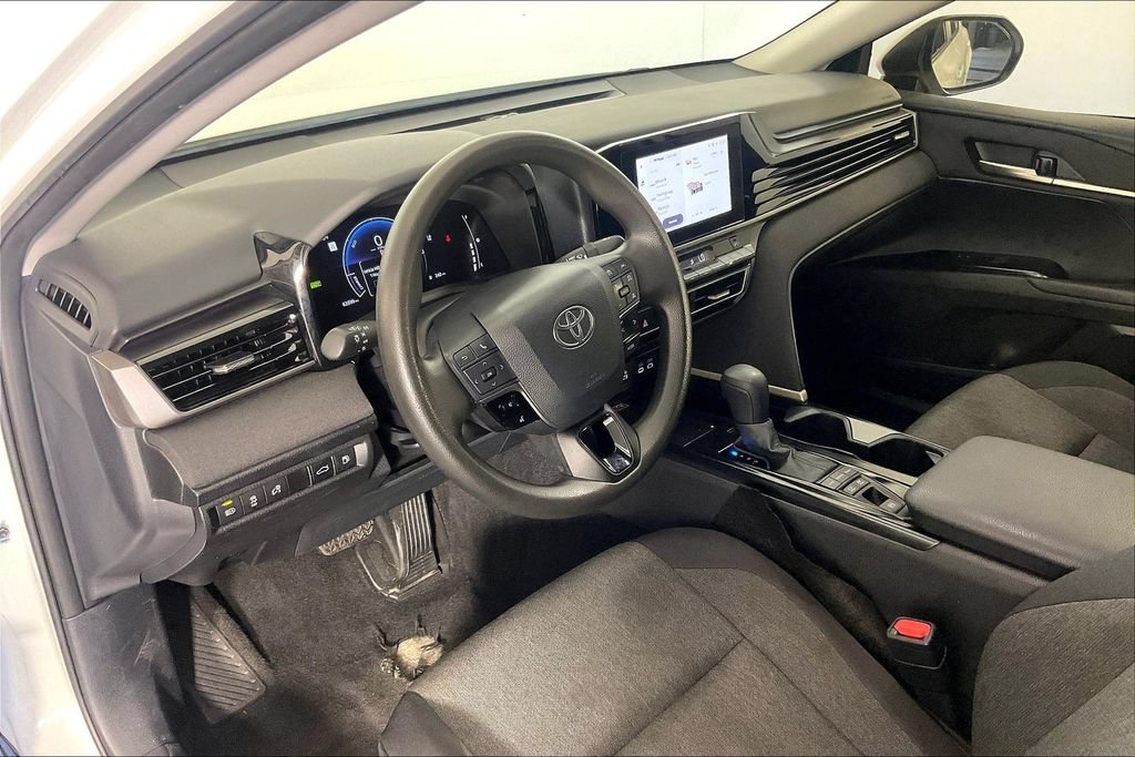 Used 2025 Toyota Camry LE FWD image 16