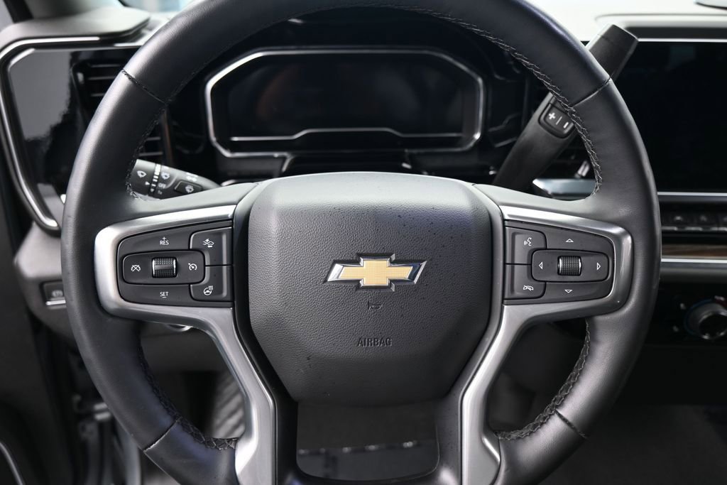 Used 2024 Chevrolet Silverado 1500 LT RWD image 15