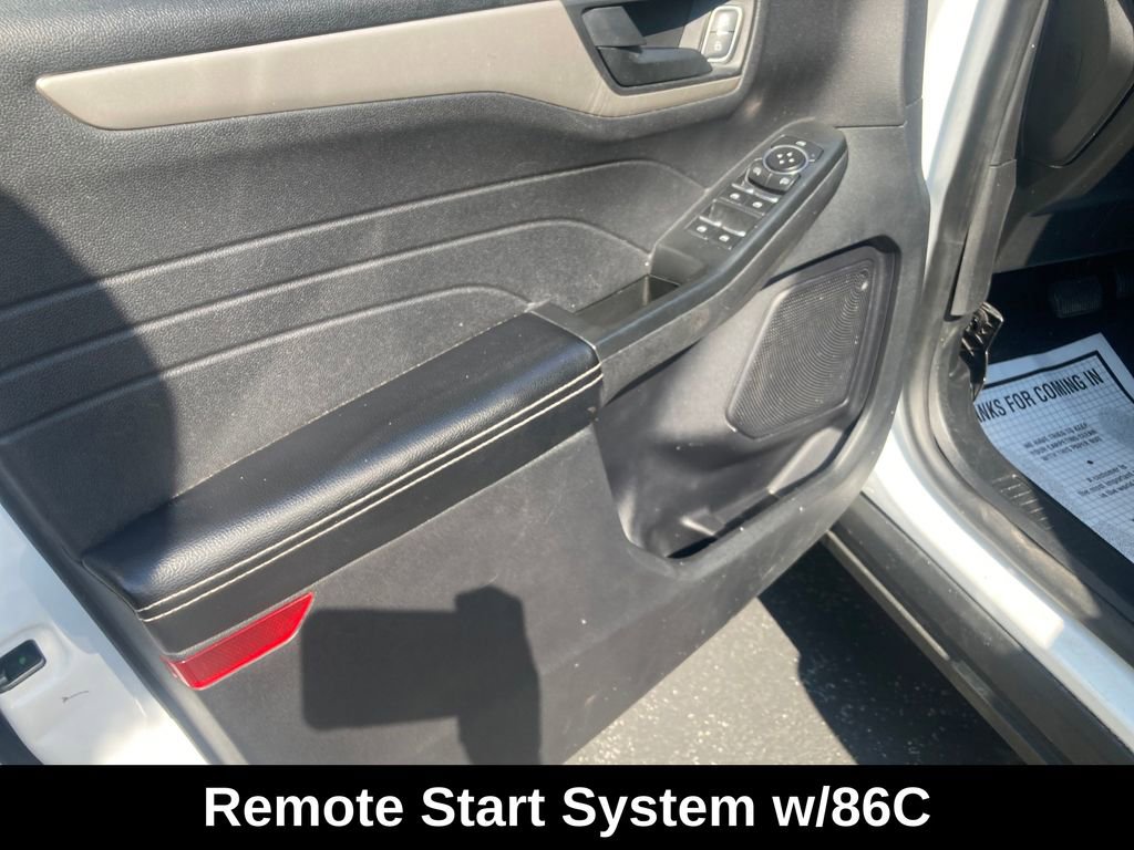 Used 2022 Ford Escape SE w/ Cold Weather Package image 13