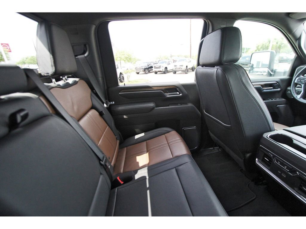 Used 2025 Chevrolet Silverado 3500 High Country w/ High Country Premium Package image 10