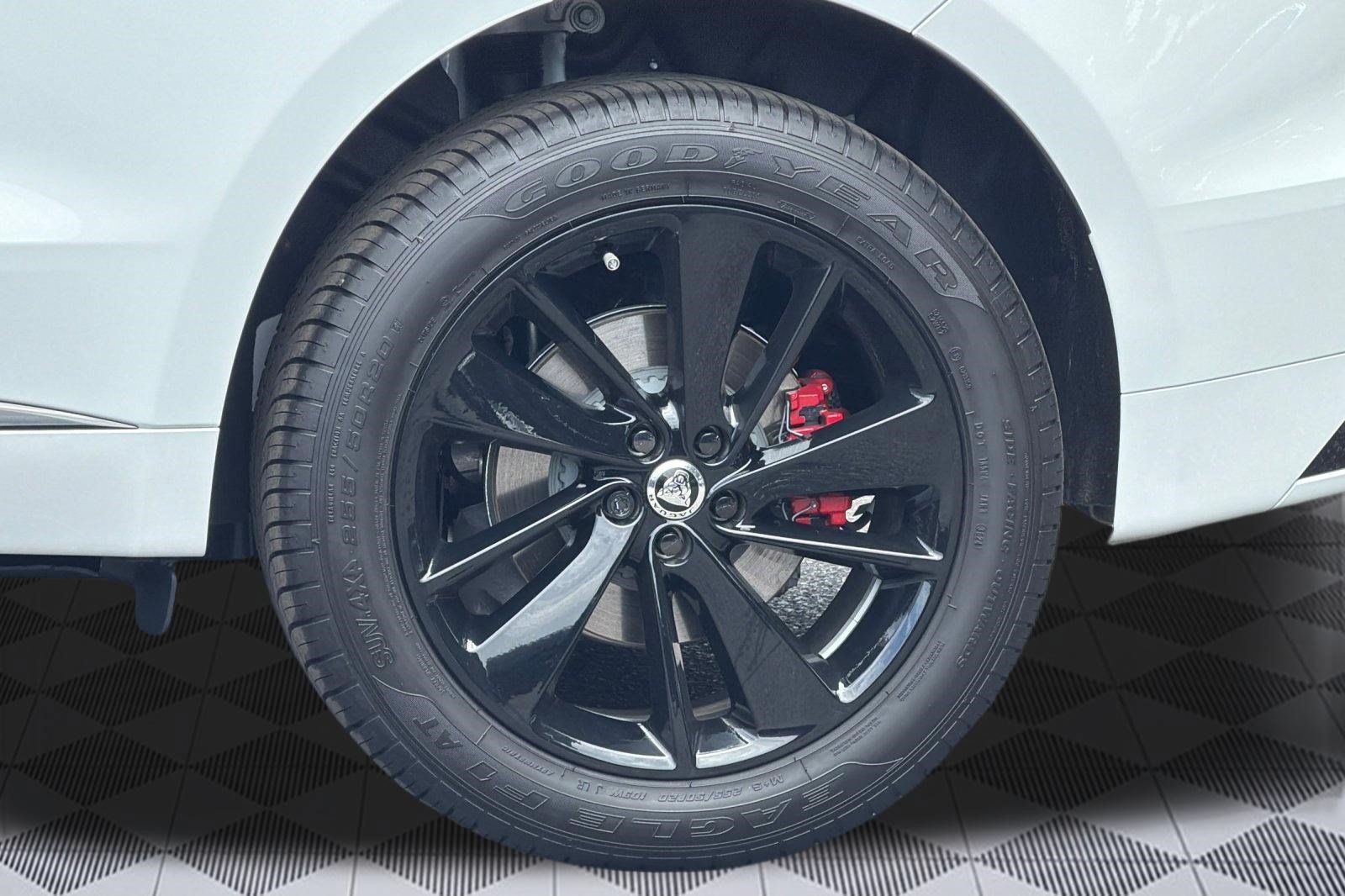 New 2025 Jaguar F-PACE R-Dynamic S AWD/4WD image 13