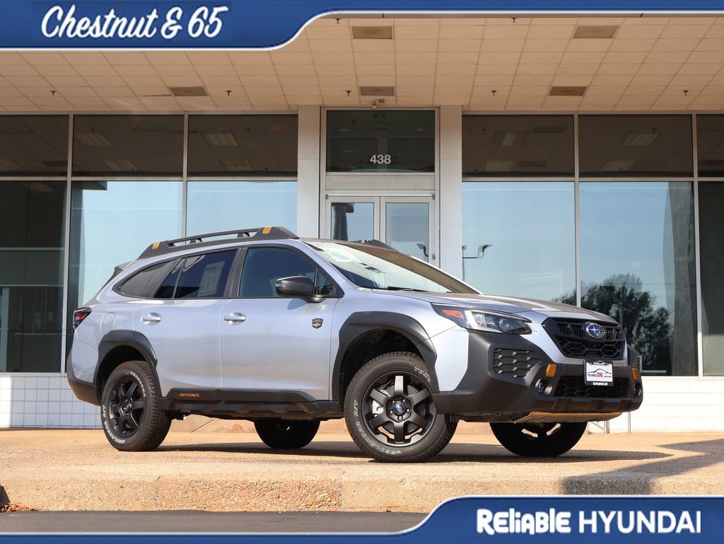 Used 2025 Subaru Outback Wilderness AWD/4WD image 2