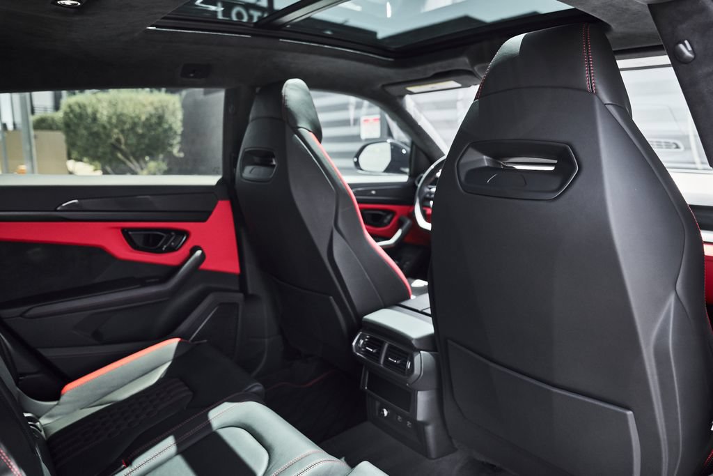 Used 2023 Lamborghini Urus S AWD/4WD image 39