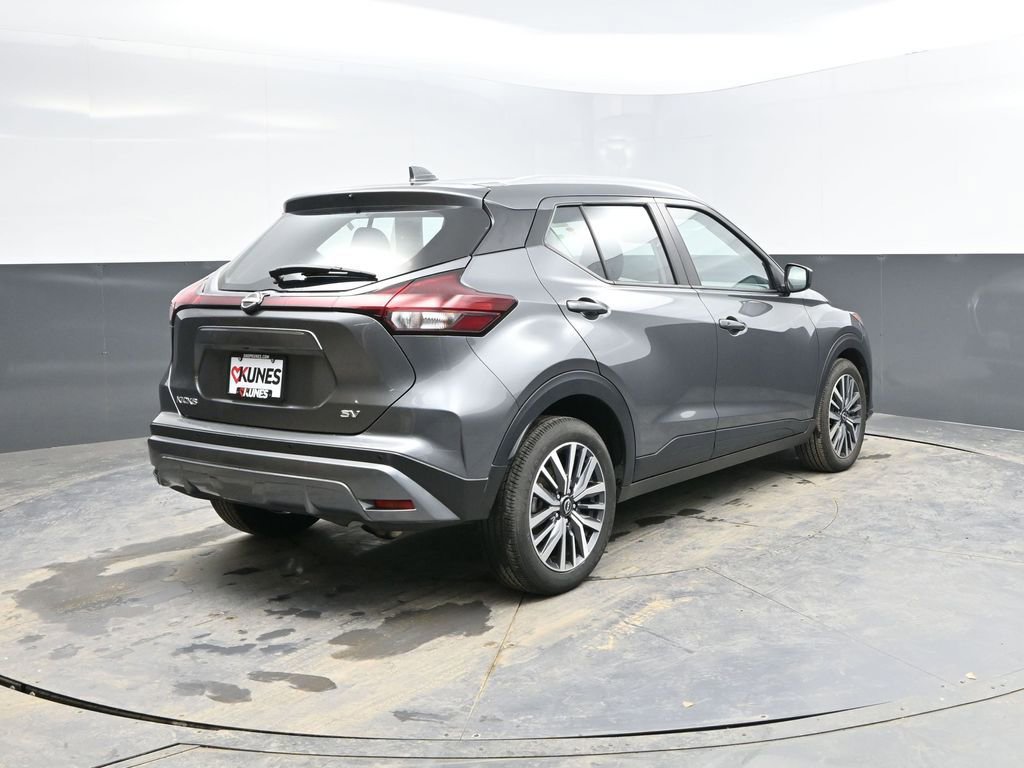 Used 2024 Nissan Kicks SV image 8