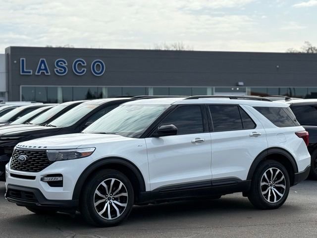 Used 2024 Ford Explorer ST-Line w/ Class IV Trailer Tow Package image 1