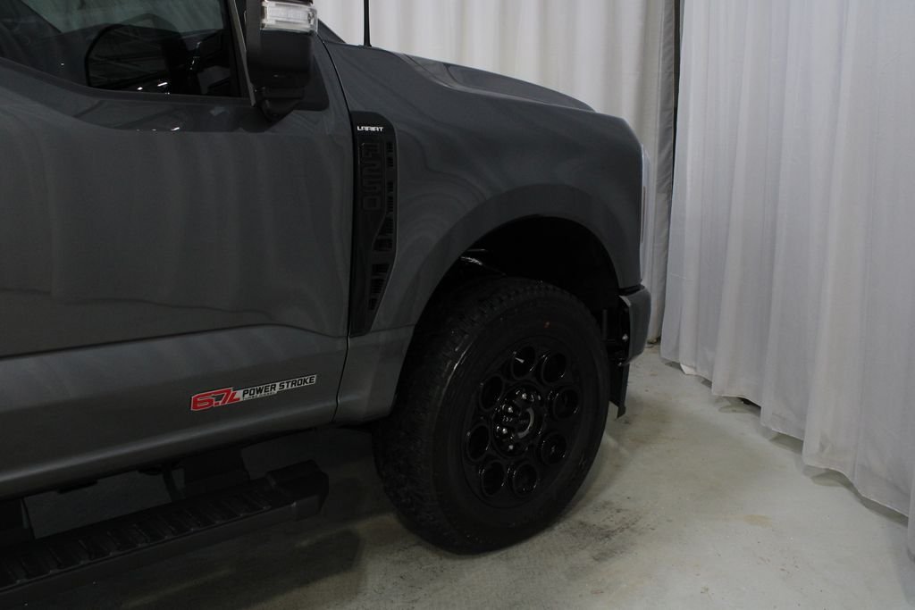 New 2026 Ford F250 Lariat w/ Black Appearance Package AWD/4WD image 28