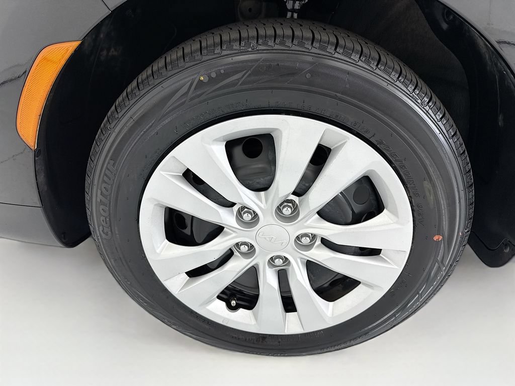 Used 2023 Kia Soul LX FWD image 28