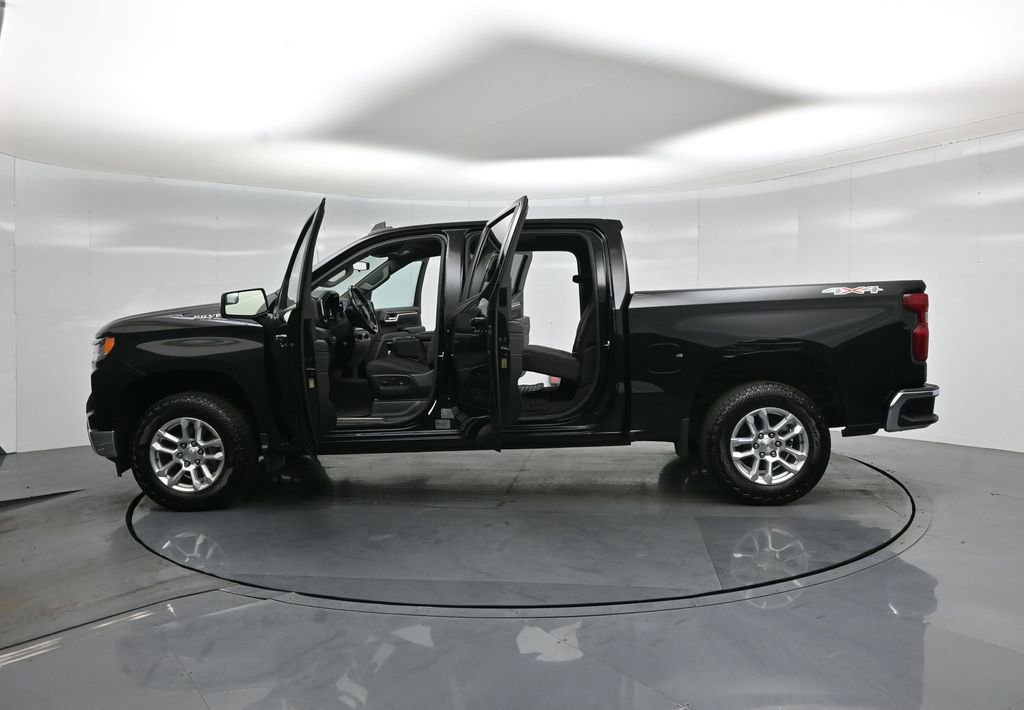 Used 2022 Chevrolet Silverado 1500 LT AWD/4WD image 34