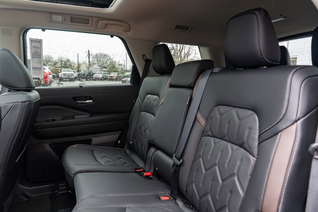 New 2026 Nissan Pathfinder Platinum image 25
