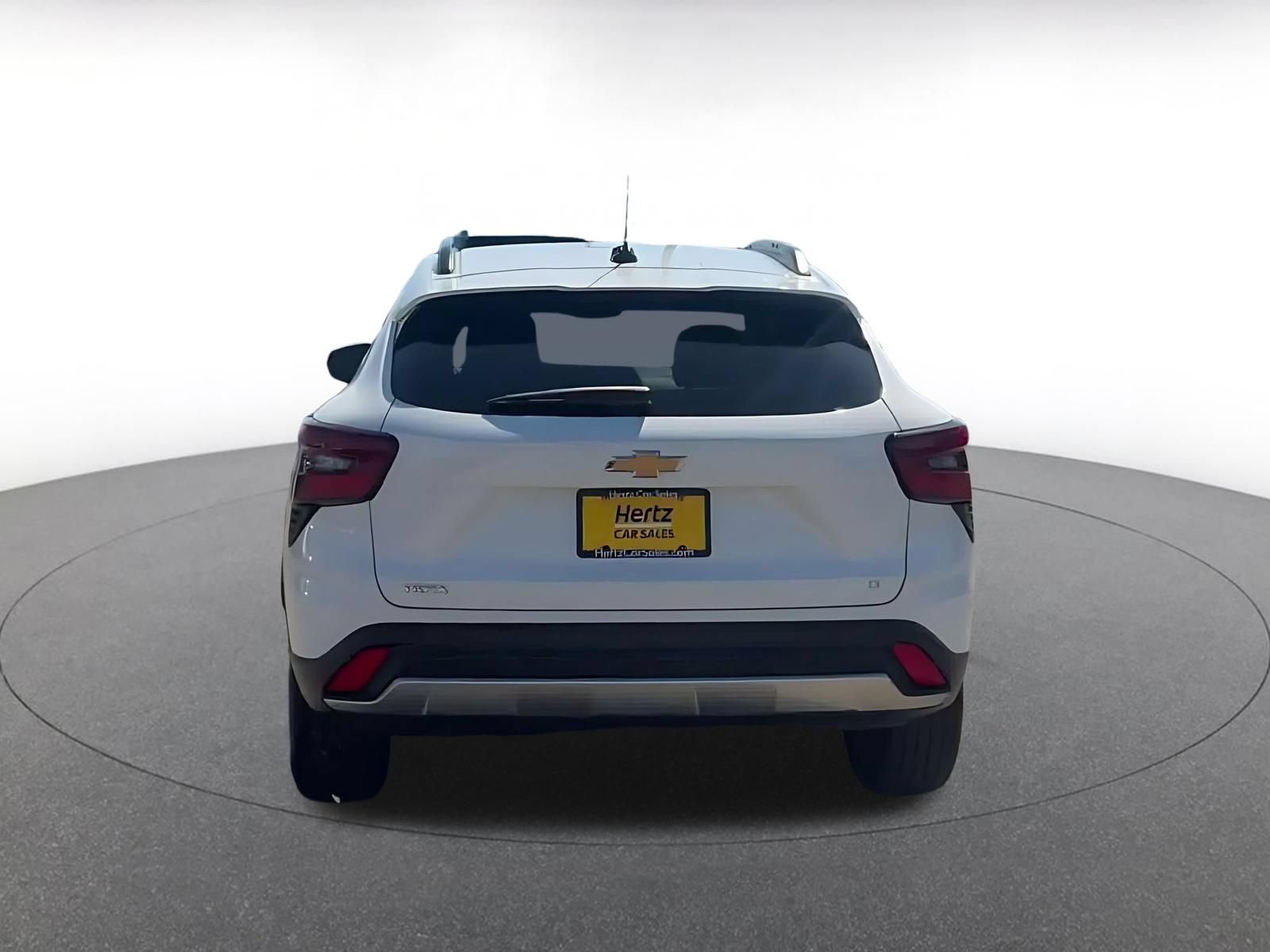Used 2025 Chevrolet Trax LT w/ LT Convenience Package FWD image 12